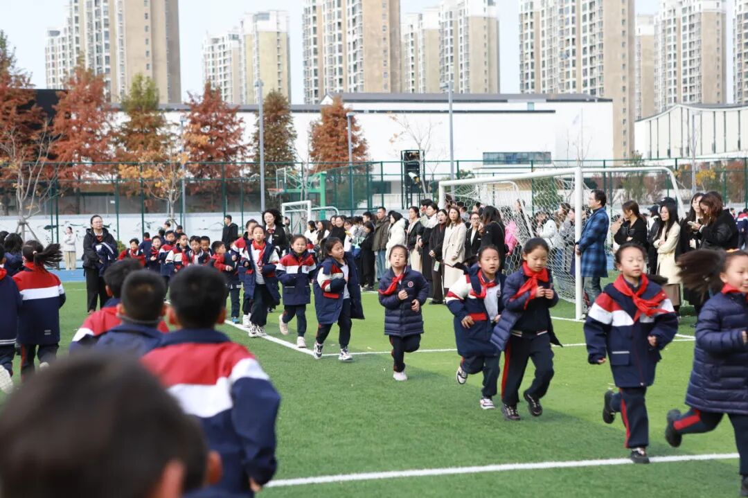 5e542d1f45f2b5fba4bdc539ad25aa87-sz_152340.jpg 5e542d1f45f2b5fba4bdc539ad25aa87-sz_152340.jpg